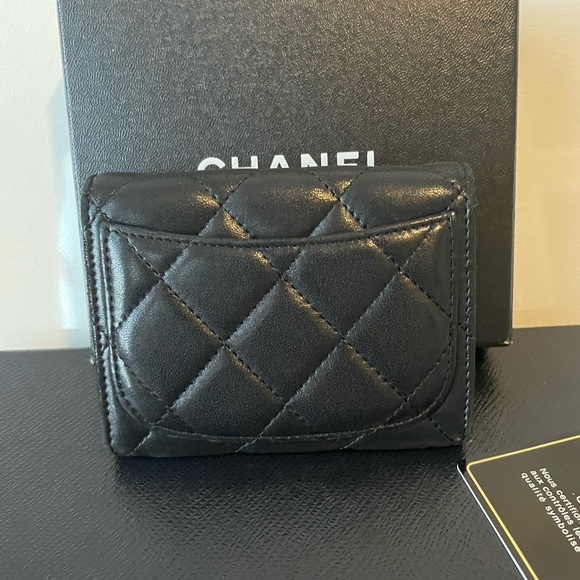 Chanel wallet/card holder - Picture 7 of 13